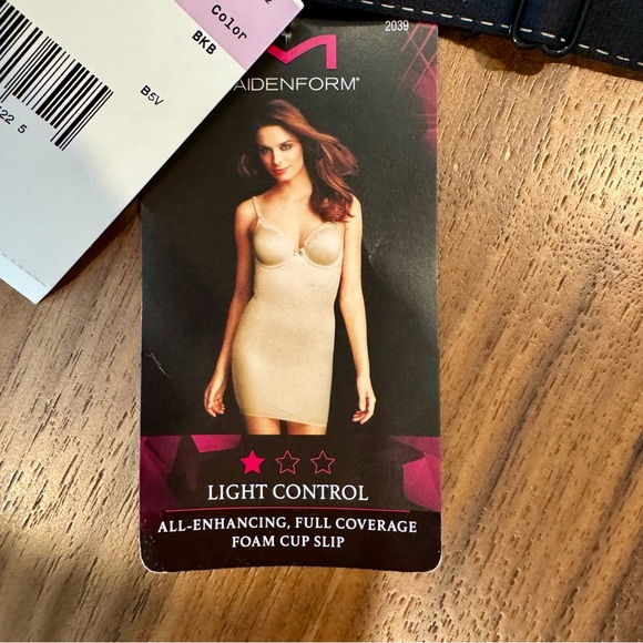 Maidenform All-Enhancing, Full-Coverage Slip - Picture 2 of 9